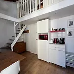 Joli Petit Duplex Lumineux Et Au Calme