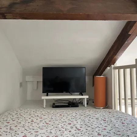 Joli Petit Duplex Lumineux Et Au Calme