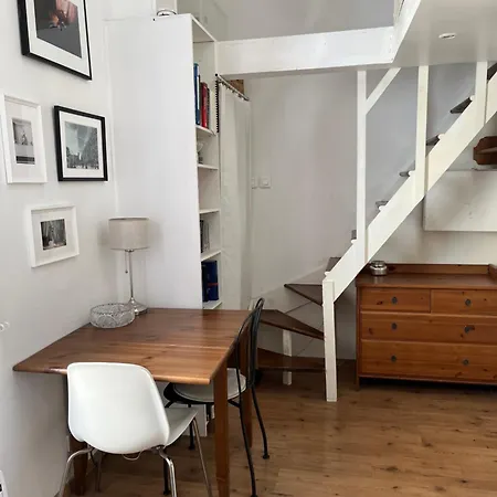 Joli Petit Duplex Lumineux Et Au Calme *